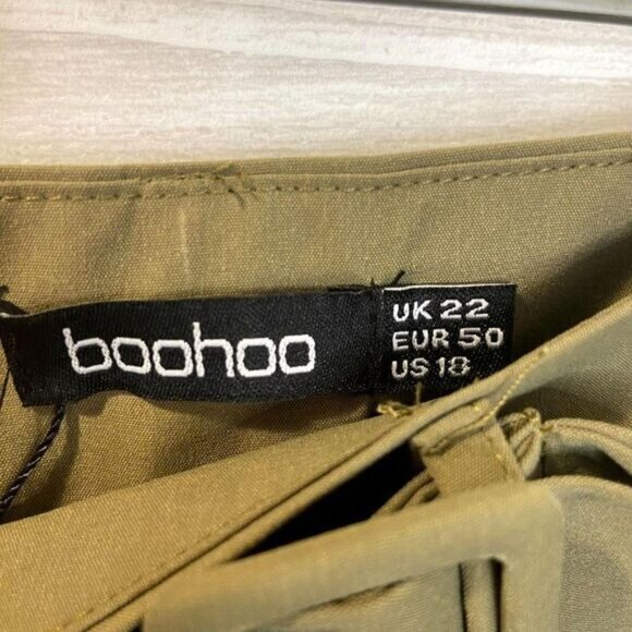 boohoo Women's Khaki Plus‎ Woven Self Fabric Belted Tailored Short - Picture 7 of 8